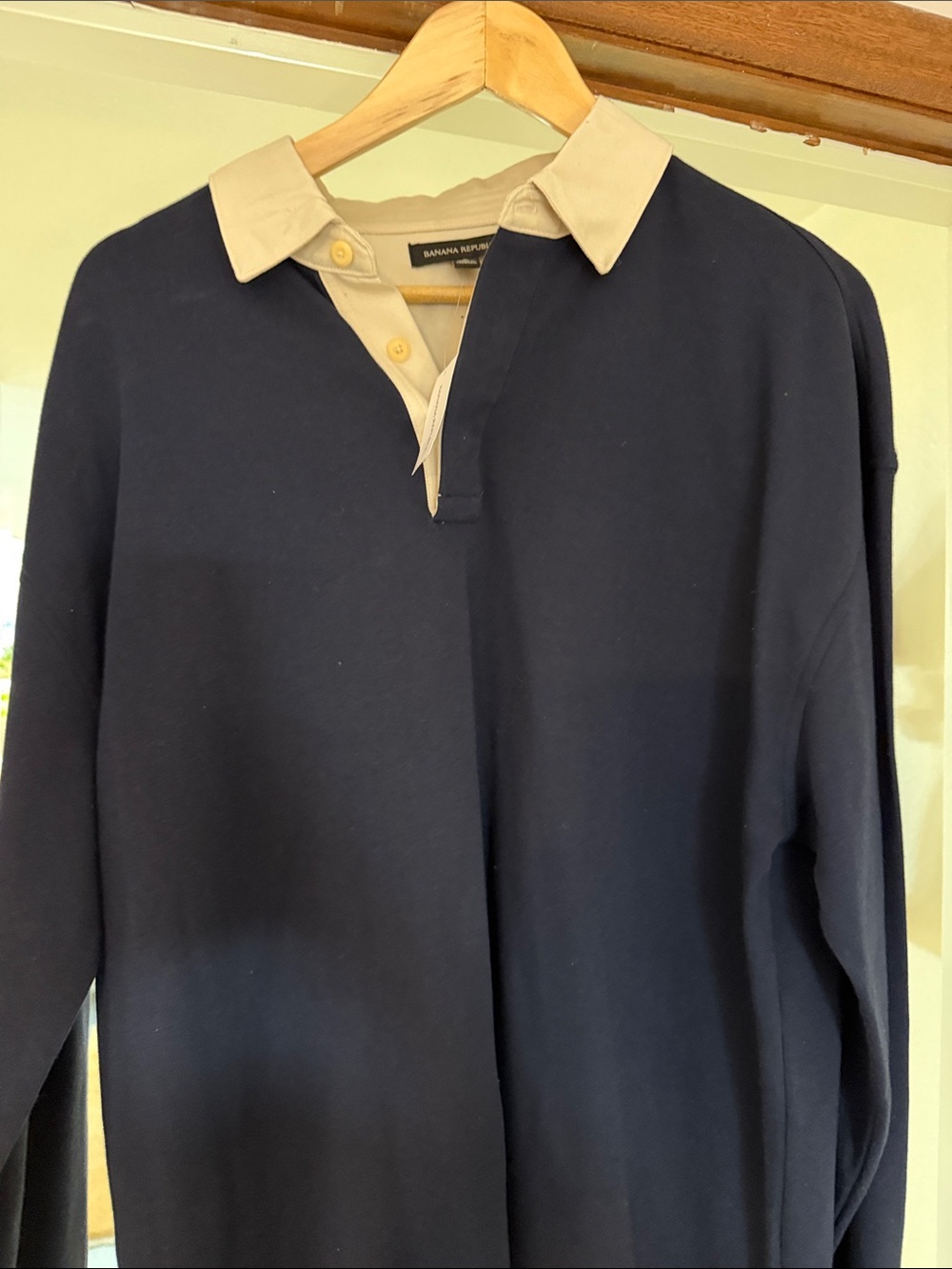 Banana Republic Men's Navy V-Neck Rugby Pullover with Tan Collar